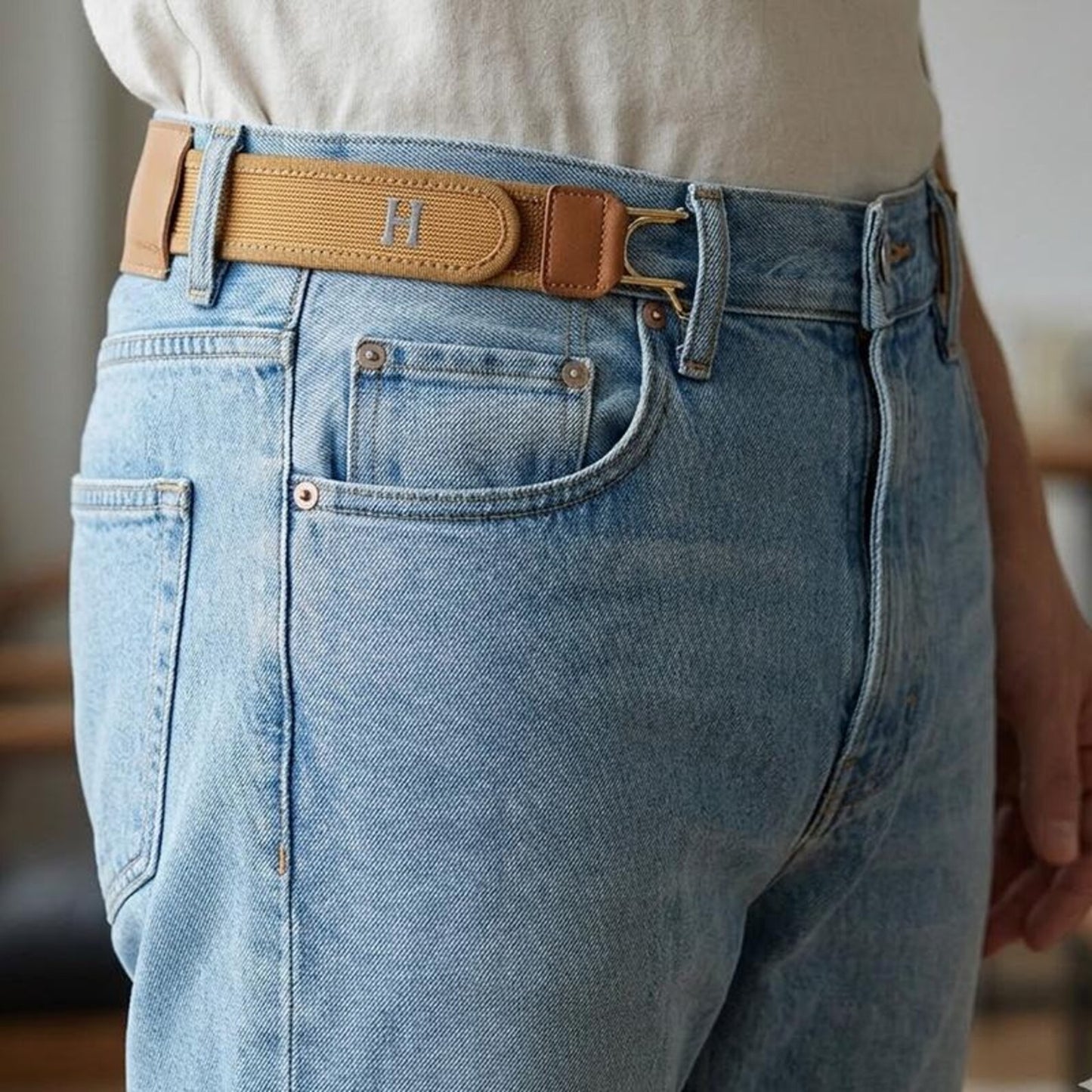 Adjustable Waistband Tightener – No-Sew Pants Buckle